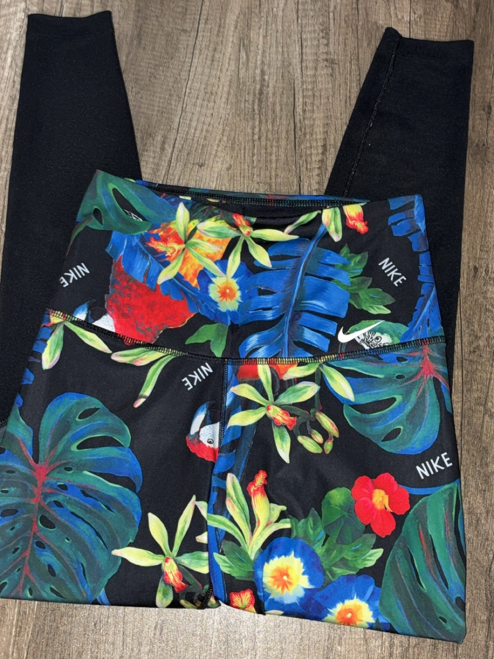 Nike Women’s Black Tropical Floral High-Waist Athletic Shorts